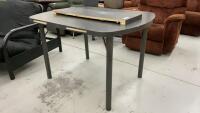 KITCHEN TABLE W/ (1) LEAF