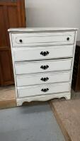 VINTAGE DRESSER - 5-DRAWERS