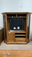 BUHLER OAK DISPLAY CABINET W/ SIDE GLASS DOORS