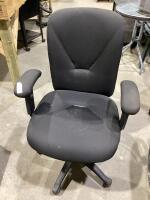 OFFICE CHAIR