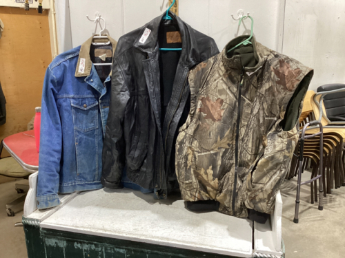 2 ADULT JACKETS. 1-ADULT CAMO VEST