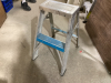 ALUMINUM STEP LADDER. LIGHT DUTY