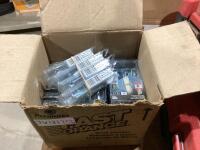 SHOP BOX OF SPRING TOGGLE BOLTS