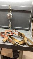 REBEL SAFETY HARNESS + MAGNETIC DISH