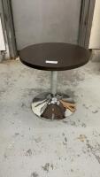 SMALL ROUND SIDE TABLE W/ CHROME BASE