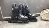 PAIR OF ROLLER BLADES