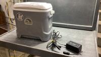 IGLOO 12V COOLER WITH 12V + 110V ADAPTER