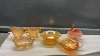 SMALL BOX OF DEPRESSION GLASS / LUSTREWARE