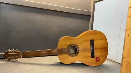 ROMANZA ACOUSTIC GUITAR