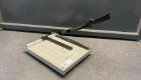 SMALL PAPER CUTTER