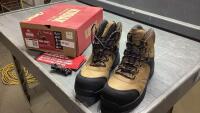 KODIAK JOURNEY WORK BOOTS - MENS SIZE 9