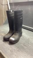 NORTHSIDE SIZE 15 RUBBER BOOTS