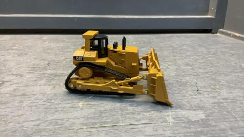SMALL &ldquo;CAT&rdquo; DOZER