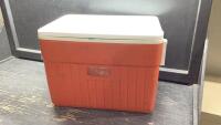 VINTAGE STYLE COOLER