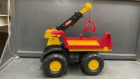 LARGE TONKA PICKER TRUCK