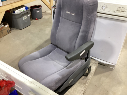 VEHICLE MEDI-CHAIR W/REMOTE