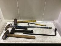 SHOP BOX W/ DEAD-BLOW HAMMER, SLEDGE HAMMER 4LB, SMALL CROW BAR & MISC