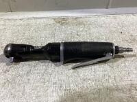 HOT ROD 3/8' AIR RATCHET WRENCH