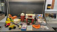 BOX OF VINTAGE TOYS & A FEW PARTY SUPPLIES