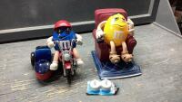 BOX W/ (2) M+M CANDY DISPENSERS