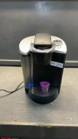 KEURIG COFFEE MAKER W/ (2) REUSEABLE PODS