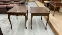 PAIR OF END TABLES W/ QUEEN ANN STYLE LEGS