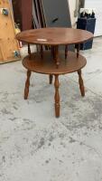 VILA&rsquo;S ROUND SIDE TABLE