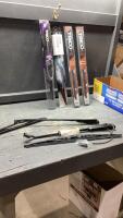 BOX WITH ASSORTED WIPER BLADES, WIPER ARMS