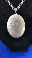 SILVER SILVER PHOTO LOCKET W/CHAIN