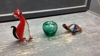 COLLECTIBLE GLASS FIGURINES - MURANO CAT, BLENKO APPLE, COLOURFUL TURTLE
