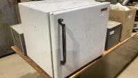 SMALL SANYO TABLE TOP FRIDGE