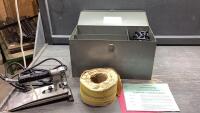 JET LOCK CARPET IRON IN METAL CASE