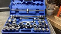 26 PIECE 3/4&rdquo;+1" DRIVE SOCKET SET - SAE