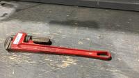 PIPE WRENCH 24"