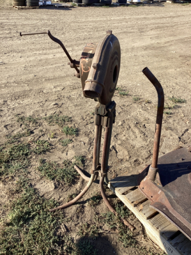 FORGE. BlowerCANADIAN BUFFALO. BLOWER WORKING