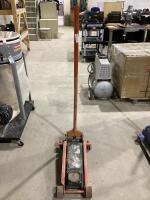 FLOOR JACK