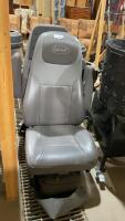 PETERBILT LEATHER AIR RIDE VEHICLE SEAT