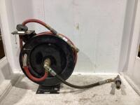 RETRACTABLE AIR HOSE REEL 3/8" X 25FT