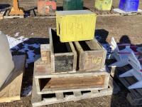 PALLET OF WOODEN PLANTERS & CAT HOUSE