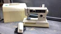 KENMORE 10 STITCH SEWING MACHINE WITH CASE