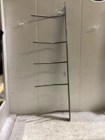 METAL WALL MOUNT RACK