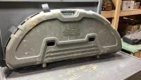 PLANO HARD SHELL BOW CASE