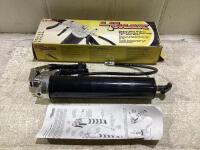 LU MAX HEAVY DUTY DELUXE PISTOL GREASE GUN WITH 18" FLEX HOSE