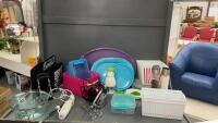 BOX W/ HAMILTON BEACH HAND MIXER W/ ATTACHMENTS, ELECTRIC KNIFE, SALT & PEPPER GRINDERS (FULL), JAR LIFTER