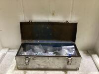 METAL TOOL BOX WITH SCREWS AND WASHERS
