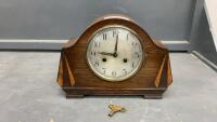 VINTAGE MANTEL CLOCK W/ KEY