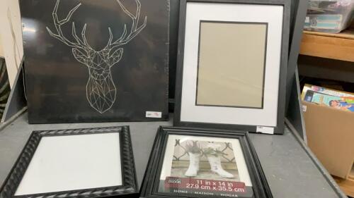 BLACK/WHITE DECOR FRAMES