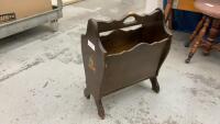 VINTAGE MAGAZINE RACK