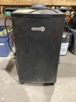CENTRO ELECTRIC SMOKER W/SMALL TRUCK WINTER FRONT INSIDE