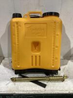 WILDFIRE PORTABLE WATER TANK & HAND PUMP